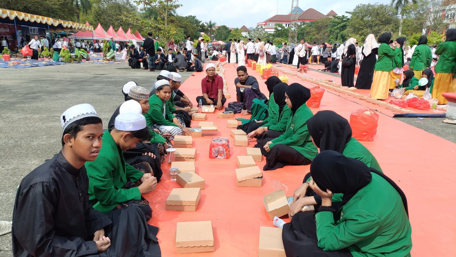 Santri Yayasan Saunah Kaltim Semarakkan Hari Santri Nasional 2025